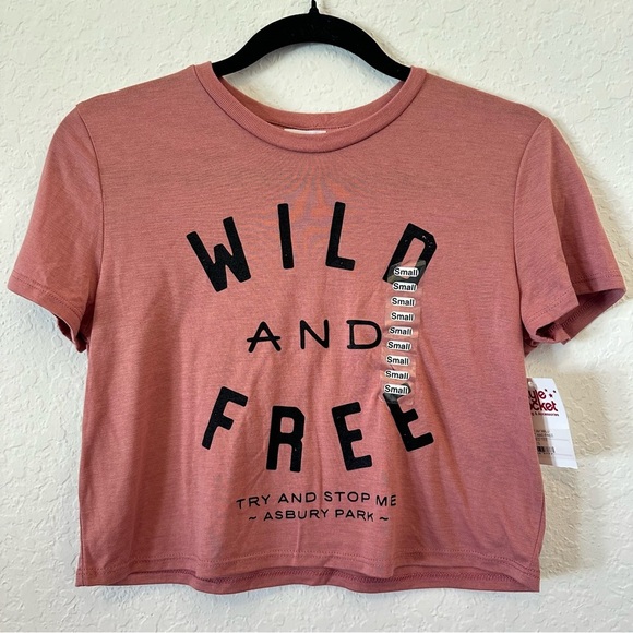 Tops - Coastal Classics Cropped Tee Size Small NWT